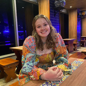 Meet your Posher, Caroline holcomb